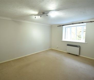 1 bedroom Flat in Kilmington Close, Bracknell - Photo 1