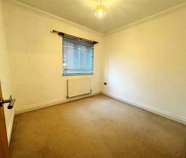 Southend Road, Hockley - Photo 2