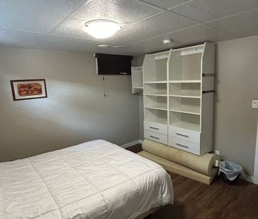 Furnished 2 Bedroom Lower in City Park - steps from the River - Photo 2