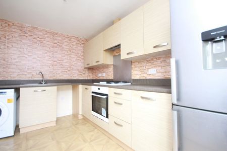 Inverlochy Crescent, Glasgow, G33 - Photo 4