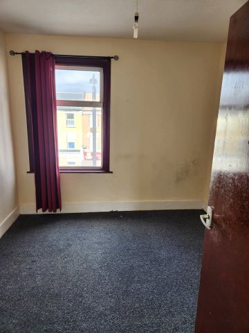 3 Bed Flat, Romford Road, E7 - Photo 4