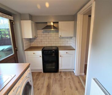 2 bedroom semi-detached house to rent - Photo 4