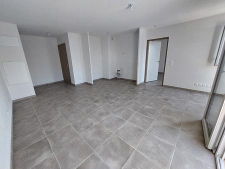 location Appartement T2 DE 45.2m² À NIMES - Photo 2