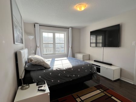 For Lease - 590 Foxlight Circle, Kanata, Ontario - Photo 2