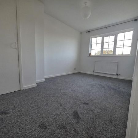 3 bedroom detached house to rent - Photo 3
