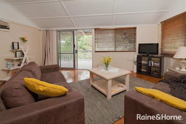 Fully Air-Conditioned - North-East Facing Family Home - Photo 1