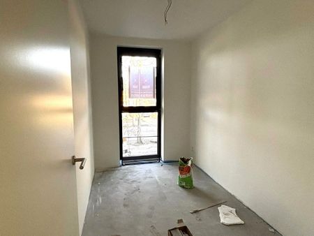 Instapklaar nieuwbouwappartement met 2 slaapkamers + terras en autostaanplaats - Photo 3