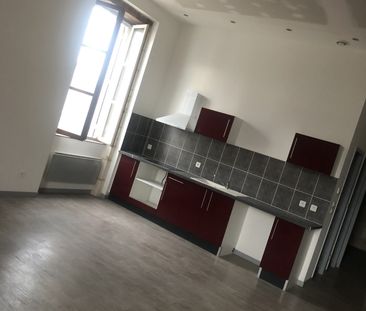 Location Appartement 3 pièces 87m² LA ROCHE CHALAIS 24490 - Photo 4