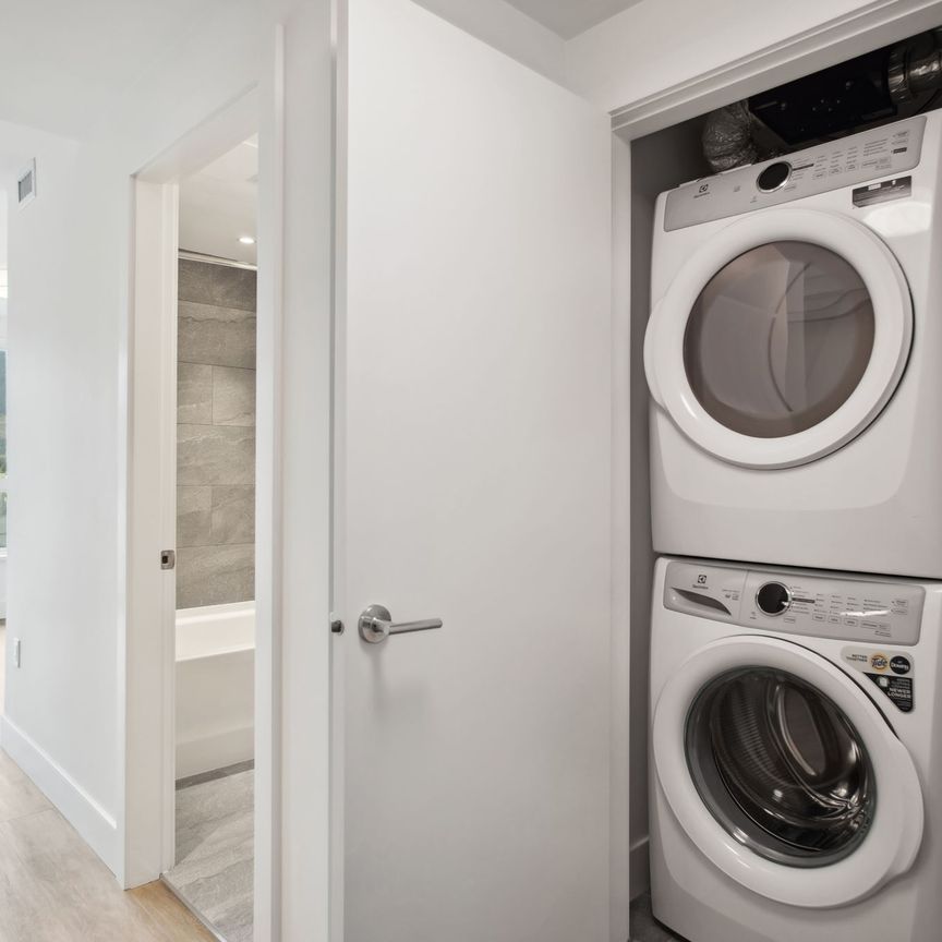 38115 Laurelwood Road, Squamish - Photo 1