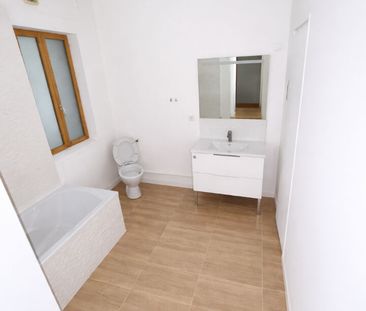 NIMES - APPARTEMENT T3 DE 70.26M² AVEC PLACE DE PARKING, - Photo 2