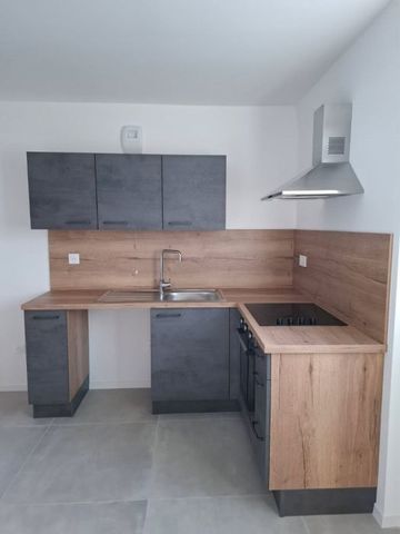 T3 A LOUER avec parking et cuisine équipée - Photo 4