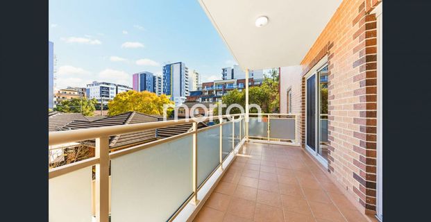 2/29 Lachlan Street, Warwick Farm - Photo 1