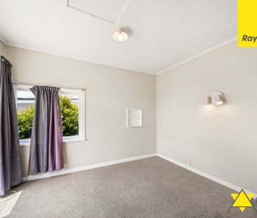 Cozy 2-Bedroom Home in the Heart of Stanmore Bay - Photo 1