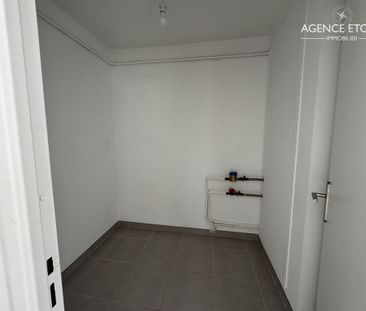 Appartement 2 pièces 59m2 MARSEILLE 9EME 854 euros - Photo 4