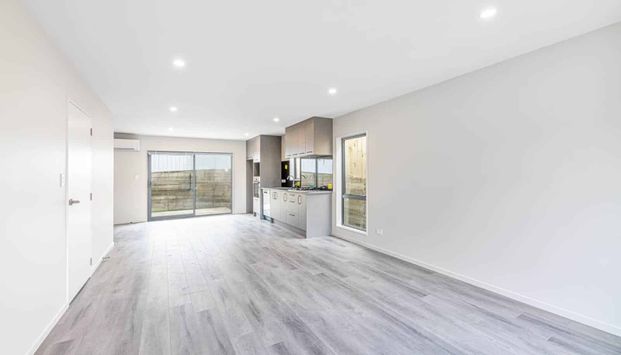 Modern 4 Bedrooms + Internal Access Garage - Photo 1