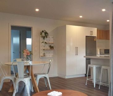 Fully furnished 2 bedroom in Taradale - Photo 2