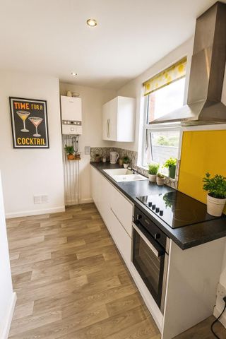 3 bedroom apartment to rent - Photo 5