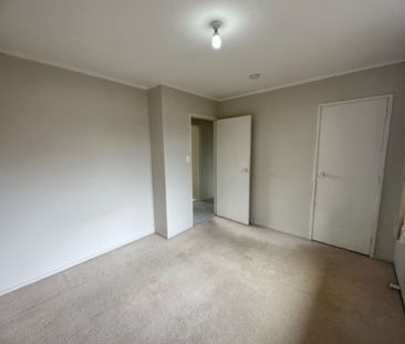 Stunning 4 Bedroom Rental Home near Macleans College&excl; - Photo 2