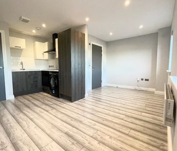 1 Bed Flat, Cuthbert Bank Road, S6 - Photo 1