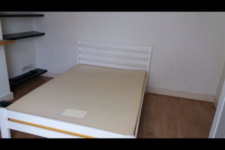 Room in a Shared House, Crewe Place, NW10 - Photo 3