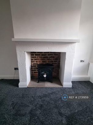 2 bedroom terraced house to rent - Photo 1