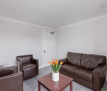 Beautiful 3 Bedroom Flat to Rent in Edinburgh - Photo 5