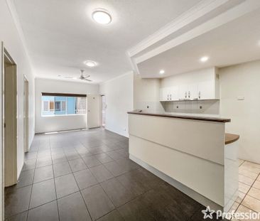 RENOVATED 1ST FLOOR 2 BEDROOM UNIT WITH PRIVATE BALCONY - NEAR SHOP... - Photo 1