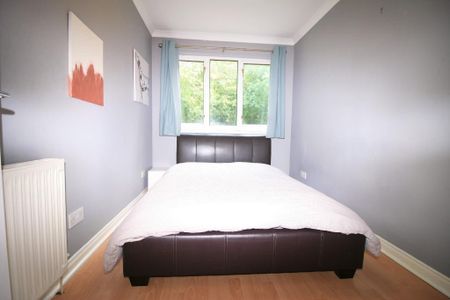 3 bedroom semi-detached house to rent - Photo 4