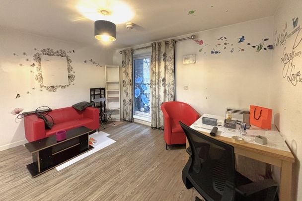 Guildford Road, Woking - 1 bedroomProperty for lettings - Seymours - Photo 1