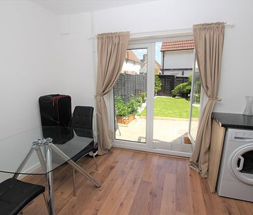 2 bedroom Semi-Detached House to let - Photo 6