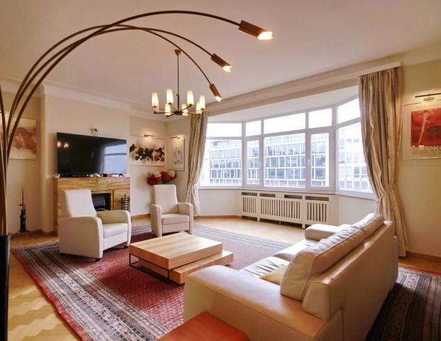 Appartement te huur in Elsene voor € 3.500 met 3 slaapkamers - Photo 1