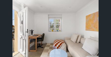 House-like courtyard home with incredible views - Photo 3