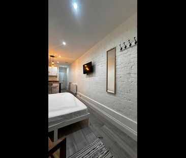 Studio Flat, Woodland Terrace, SE7 - Photo 1