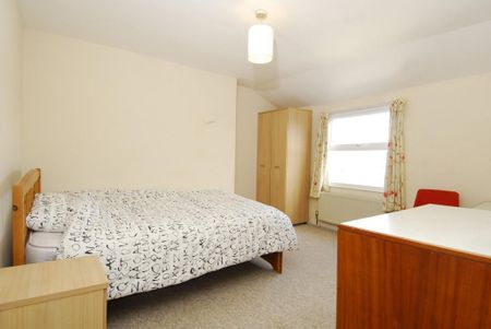 3 bedroom house share to rent - Photo 2