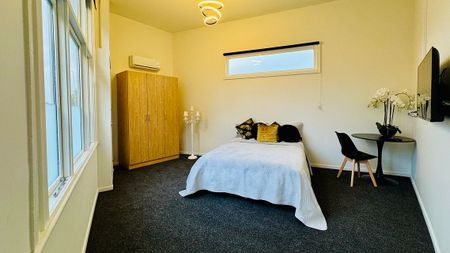 Perfect for large group = 7 bedroom house - Photo 2