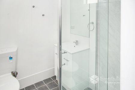 7 Park Street, Cardiff - Photo 3