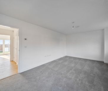 Old Manor End, Upton - Photo 1