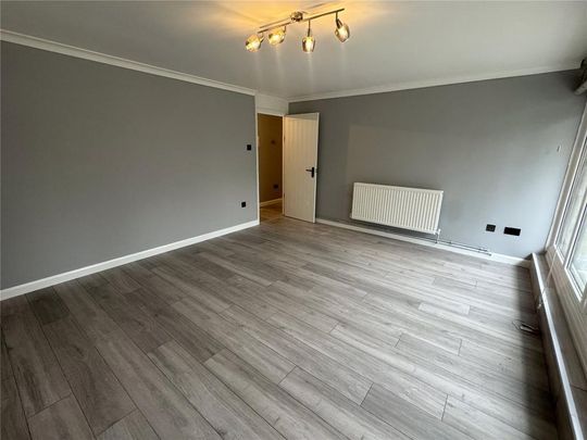 3 bedroom flat to rent - Photo 1