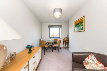 3 bedroom apartment to rent - Photo 3