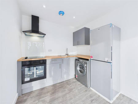 3 bedroom townhouse to rent - Photo 2