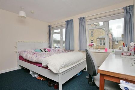 3 bedroom apartment to rent - Photo 4
