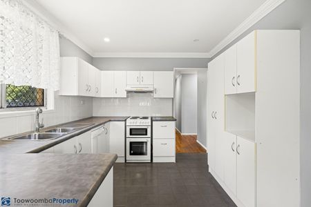 A beautifully renovated and generously sized 3-bedroom family home, this property offers an exceptional blend of charm, space, and modern comfort! - Photo 5