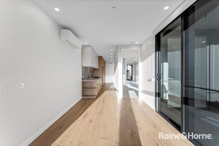 Contemporary Living with Balcony Views & Top Convenience - Photo 4