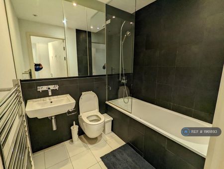 1 bedroom flat to rent - Photo 2