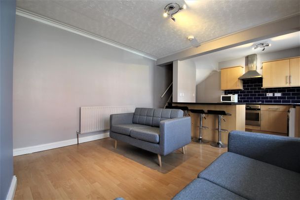 Beechwood Mount, Burley, LS4 2NQ, Leeds - Photo 1