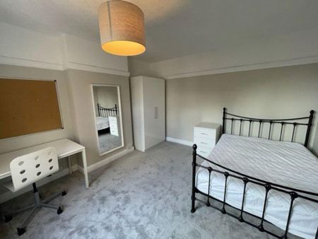 5 bedroom terraced house to rent - Photo 4