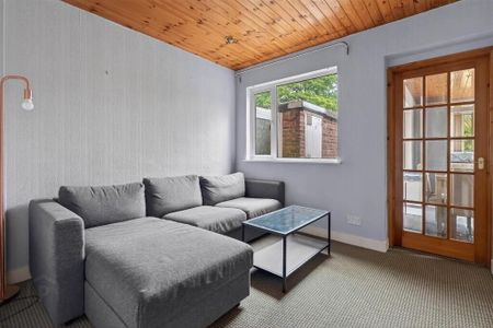 11 Thornhill Parade, Belfast, BT5 7AT - Photo 5