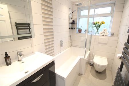Hugh Dickson Road, Colchester - Photo 2