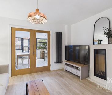 2 bedroom terraced house to rent - Photo 2