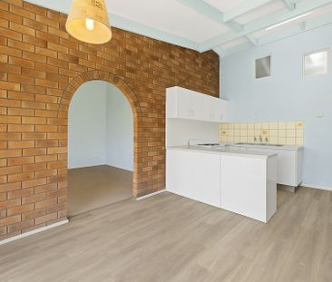 Two Bedroom Unit in Convenient Location - Photo 5